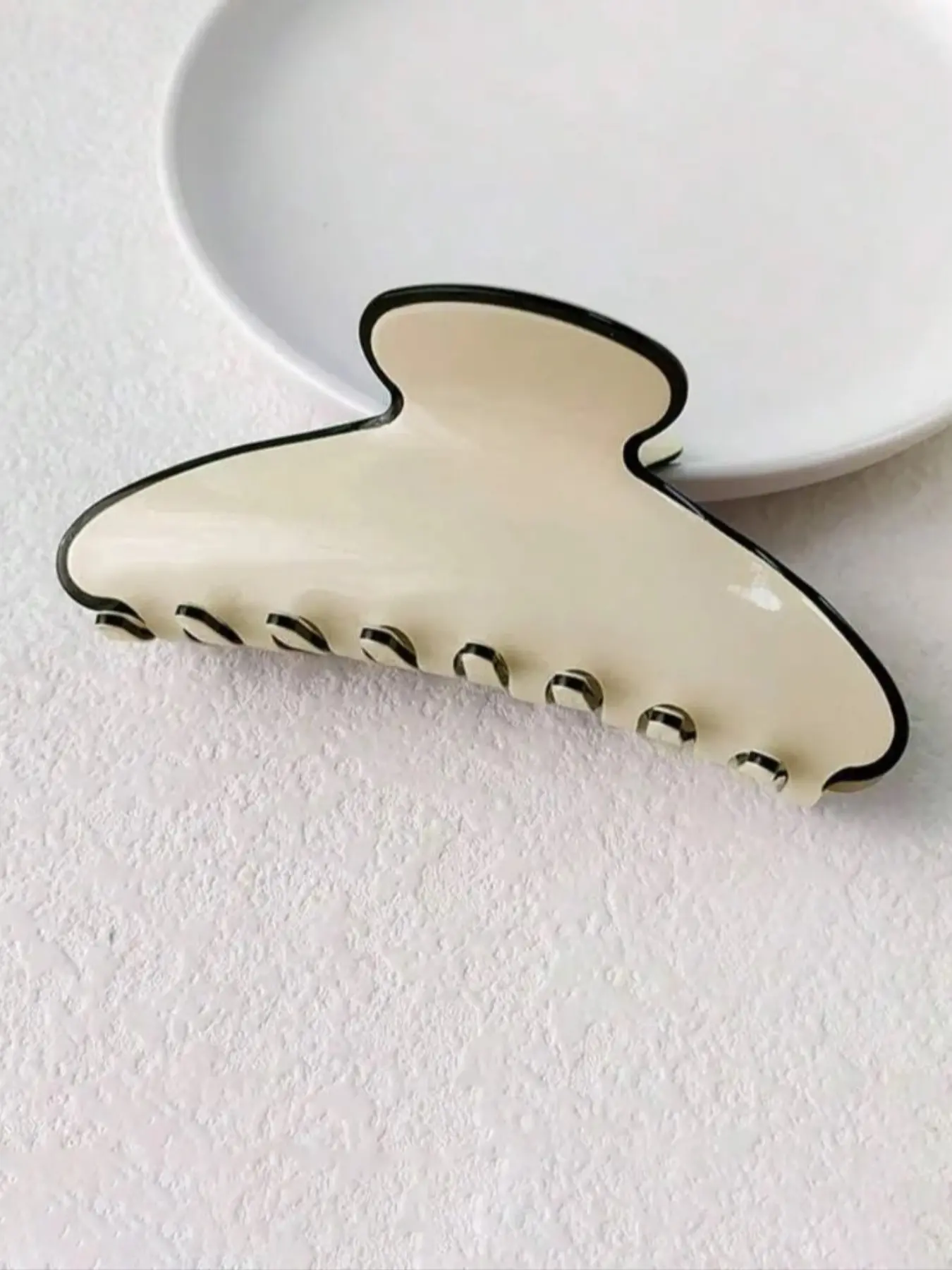 Elegant Textured Medium Hair Clip, Claw Clips, Hair Claws, Stylish Women's Accessory for Daily Wear, Commuting, Parties, Fall Winter