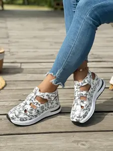 Black and white printed Velcro casual platform sandals, lightweight, breathable, and non-slip, suitable for daily commuting, shopping and photography, beach vacations, outravel, light sports, and versatile occasions