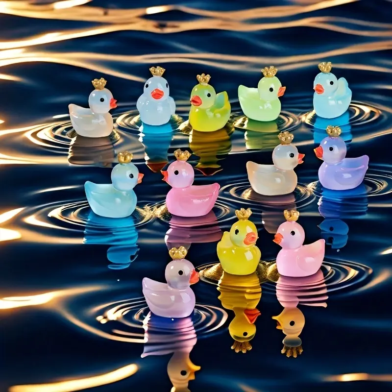 40 Piece Glowing Crown Duck Statues, Charming Resin Ducks with Crowns, Moss Aquarium Decorations, Fish Tank Decor, Halloween & Christmas Home Decor