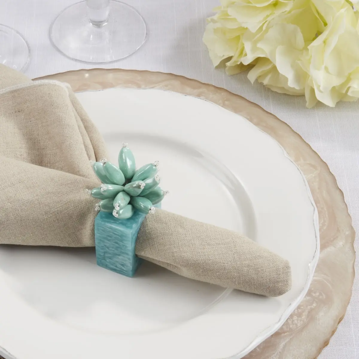 Saro Lifestyle NR165.A Classic Round Beaded Enchanted Bloom Resin Napkin Ring - Aqua, Fine Dining Tableware for Dining Table - Set of 4