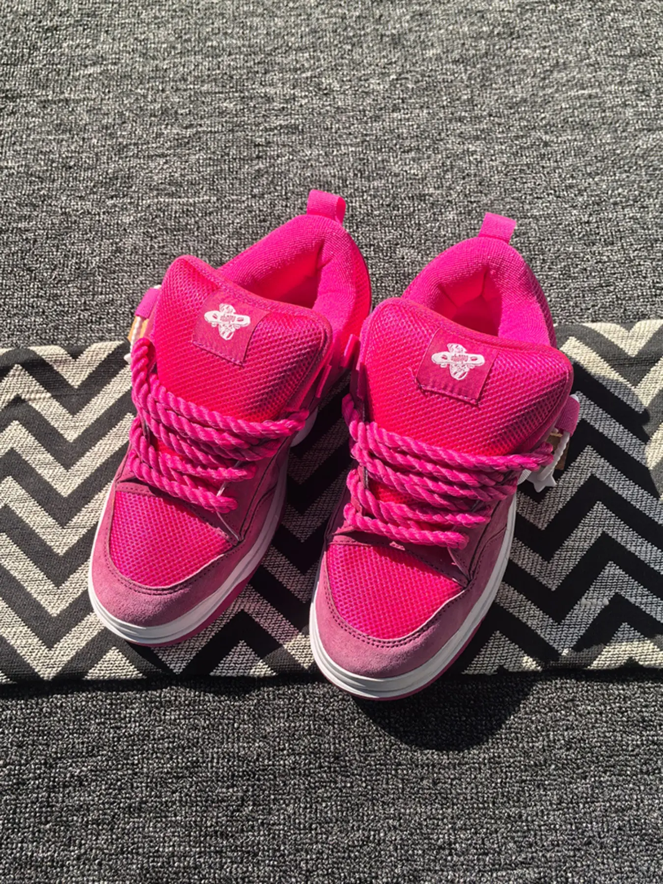 New Trendy Rose Sneakers, Casual Sporty Sneakers, Simple Fashion Brand, American High Street Style, Unisex Casual Shoes, Wear-Resistant Anti-Slip, Textile Sneakers, Sports Shoes, Stylish Sneakers, Footwear Sneakers