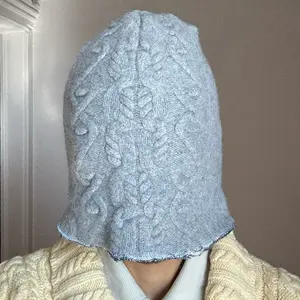 Grey Cable Knit Cashmere Beanie