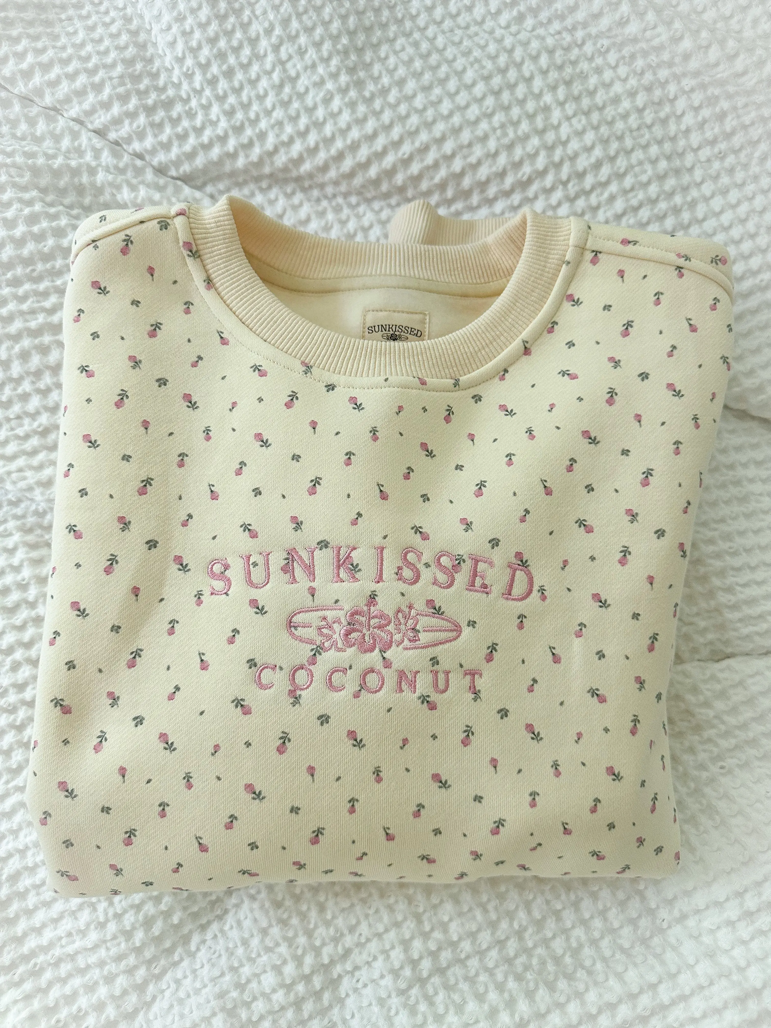 Toasted Cream Roses Embroider Sweatshirt