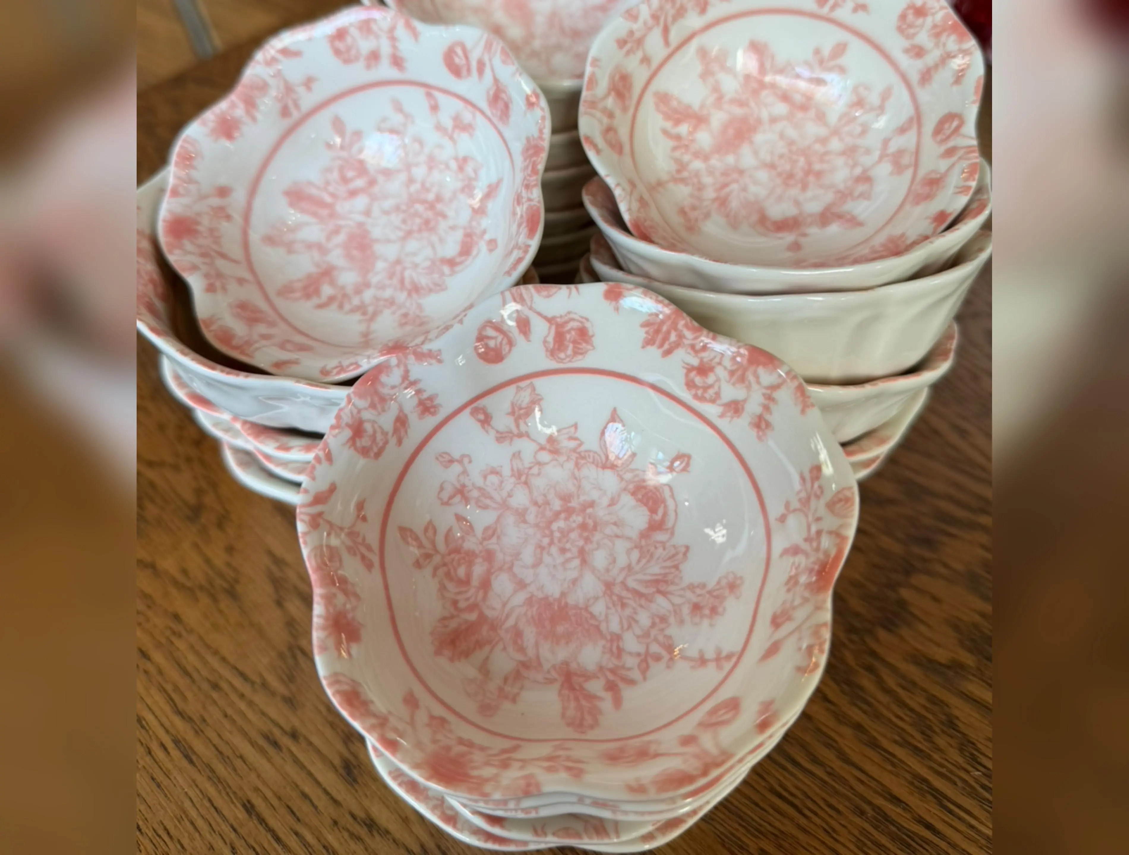 Antique Victorian Rose Porcelain Trinket Dish - Small Crystal-Embellished Plate with Crystals for Bedside Table Altar Storage, Ideal for Earrings in Everyday Rituals