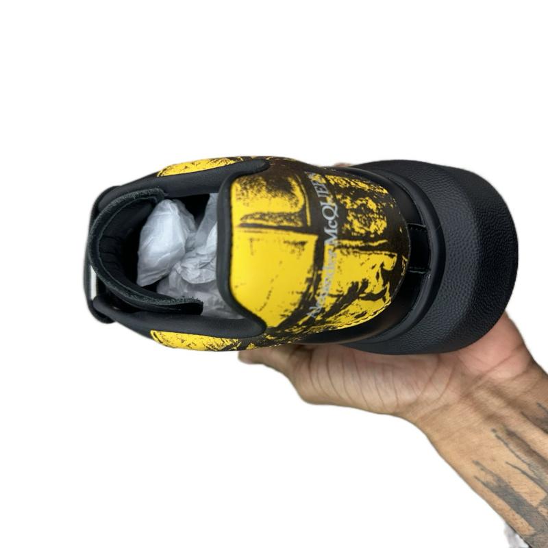 Alexander McQueen Shoe - Black Leather Footwear with Yellow Detail, Classic Design, Ideal for Casual Wear