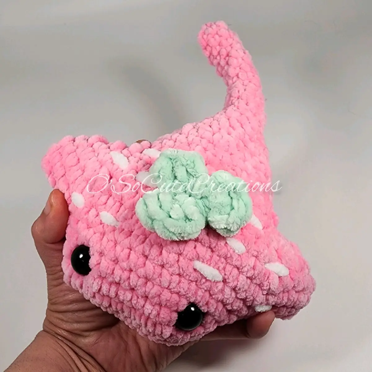 Stingray Plushie, Handmade Gifts for Collectors and Plushie Enthusiasts