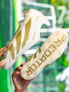 Professional Unisex Laceless Slip-On Football Shoes, Microfiber Upper Comfortable Sole Firm Ground Anti-Slip Football Boots, Lightweight Breathable High-Grip Outdoor Athletic Soccer Cleats for Training Match Competition Football Field Boots