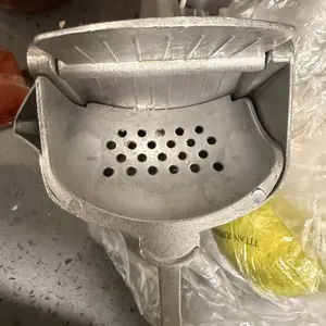 Hand Juicer Squeezer - Portable Multifunctional Manual Fruit Juicer Quiet Operation Easy Cleaning Detachable Head Press Sturdy Food Grade Juicermachine Kitchen Gadget Utensils