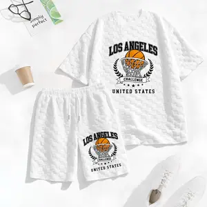 Men's Basketball Graphic Print Spring And Summer Drawstring Shorts Set, A Casual Summer Outfit, Including A Short-Sleeved Shirt And Shorts, Suitable For Everyday Wear And Sports Activities. A Two-Piece Set For A Relaxed And Active Lifestyle.