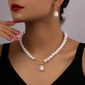 French Vintage Irregular Baroque Faux Pearl Earrings And Necklace Set for Women, Trendy And Stylish Clavicle Chain.