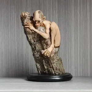 Lord of the Rings Gollum Resin Statue, Dark Realistic Style, Movie Detail Replica, Perfect for Fans, Desk Decor, Collectible Ornament