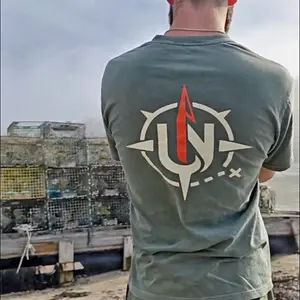 Men’s Outdoor Graphic T-Shirt – Real Urban Nomad North Arrow Tee