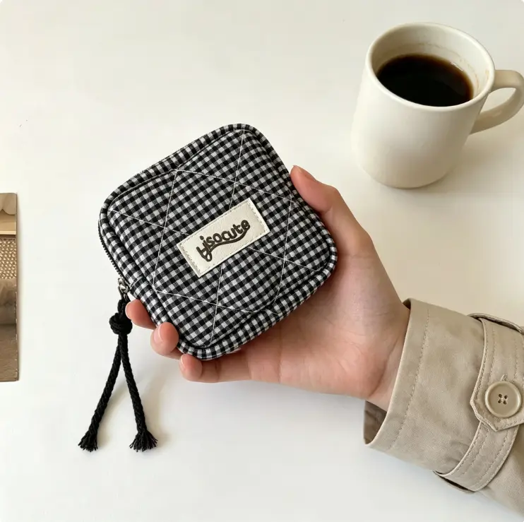 Handheld Plaid Cosmetic Pouch,Polyester Makeup Organizer for Travel, Handheld Cosmetic Pouch, Travel Cosmetic Bags