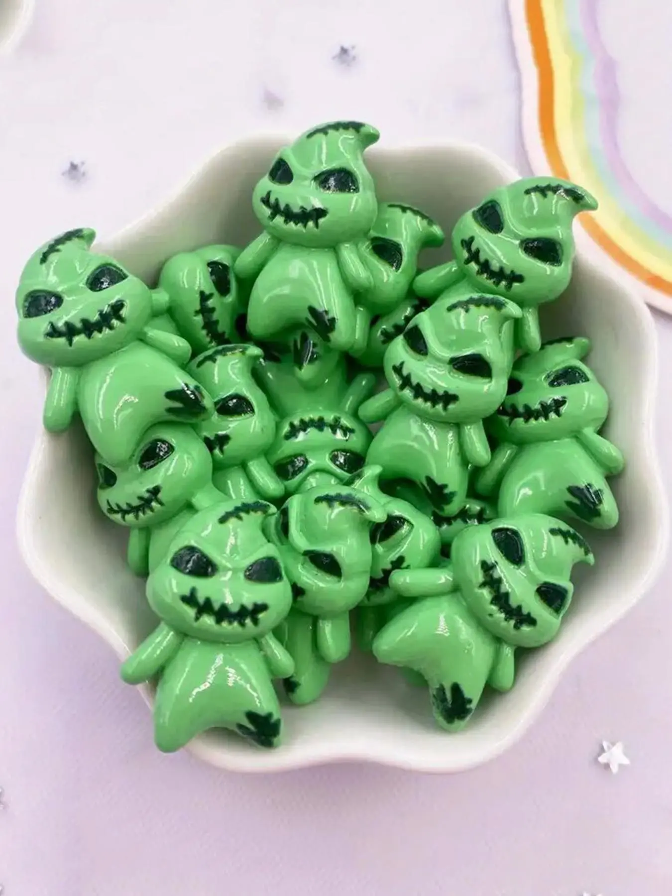 10pcs  Resin Green Ghost Flat-Bottomed Cabochon Stone Statue Decal Decoration Embellishments Handicraft Materials DIY Christmas Halloween Scrapbook Jewelry Making Accessories Handcraft