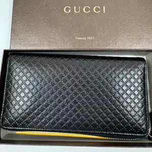Pre-owned GUCCI leather Clutches & Wristlets Black Webbed Wallet in Original Box