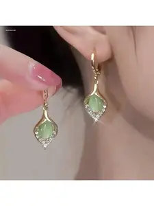 Elegant Temperament Light Luxury Earrings, Simple and Fashionable Water Drop Design, Exquisite and Versatile Trendy Jewelry for Women