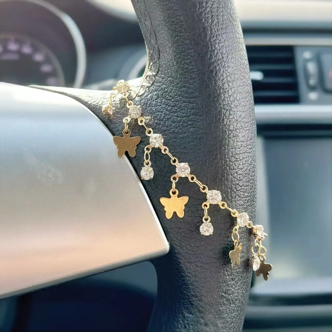 Steering Wheel Beaded Accessories Butterfly Drill Decorations Car Parts Fashion Gift, Automotive Decoration, Vehicle Decoration, Car Interior Accessory, Car Ornament, Aesthetic Car Accessory