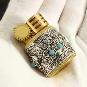 Vintage Engraved Pattern Igniter With Exquisite Details, Solid Metal Collectible Ornament, Ideal For Decoration Gifting & Outdoor Use, Premium Keepsake With Gift Box, No Fuel Contained
