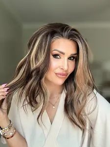 AISOM Tori Sunlit Mocha Natural Wave Synthetic Lace Front Wig with Scandinavian Hairline Natural Looking Glueless Wig Low Density Daily Use