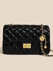 Elegant Women's Chain Shoulder Bag, Stylish Small Square Handbag, Trendy Crossbody Purse for Spring, Flap Square Bag, Versatile Design, High-Quality Material