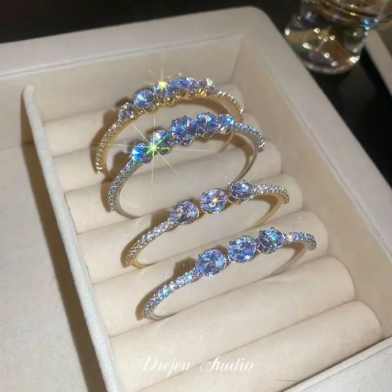 Spackling bracelet