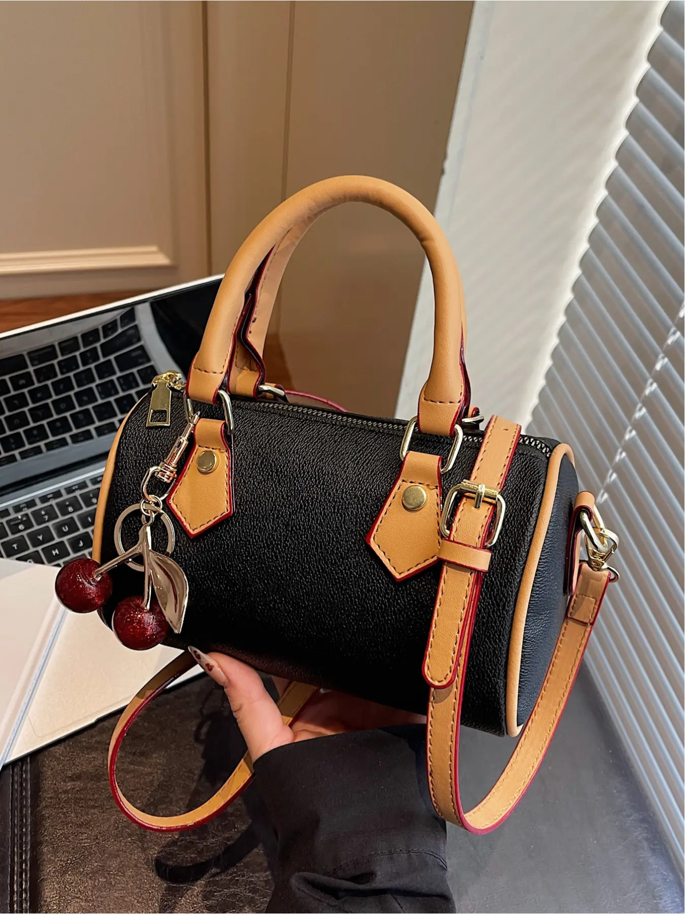 Simple Fashion Bucket Bag with Cherry Charm, Single Shoulder Crossbody Bag, Stylish Handheld Water Bucket Purse, Perfect for Daily Use, Handbag Shoulder Purse, PU Leather Handbag, Casual Trendy Handbag, Casual Bags, Aesthetic Shoulder Handbag