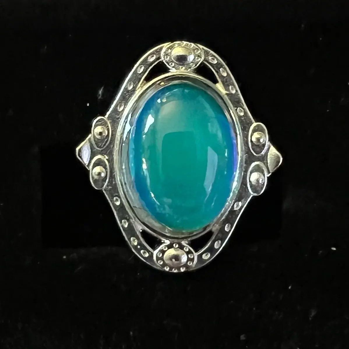 Large retro mood ring changes color according to your mood comes with the color charts and a gift box
