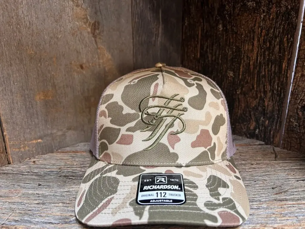 Unisex Harvest Duck Embroidered Trucker Baseball Cap - Adjustable Snapback, Custom Embroidered Logo, One-Size Outdoor Fashion Accessory for Fishing