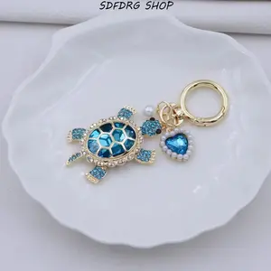 Metal Sea Turtle Keychain with Pearl Heart Charm, Women’s Cute Bag Charm Key Ring, Aesthetic Accessory for Keys & Backpacks, Friendship Birthday Mother’s Day Gift