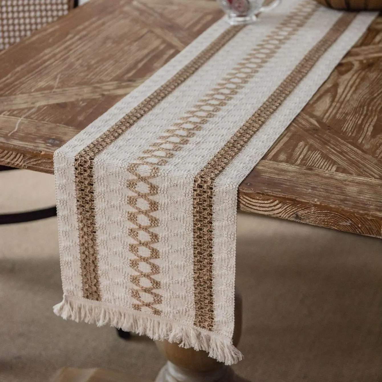 Rhombus Striped Table Runner, 1 Count Dining Room Decorative Runner, Washable Tablecloth for Dinner Table Home Kitchen Canteen