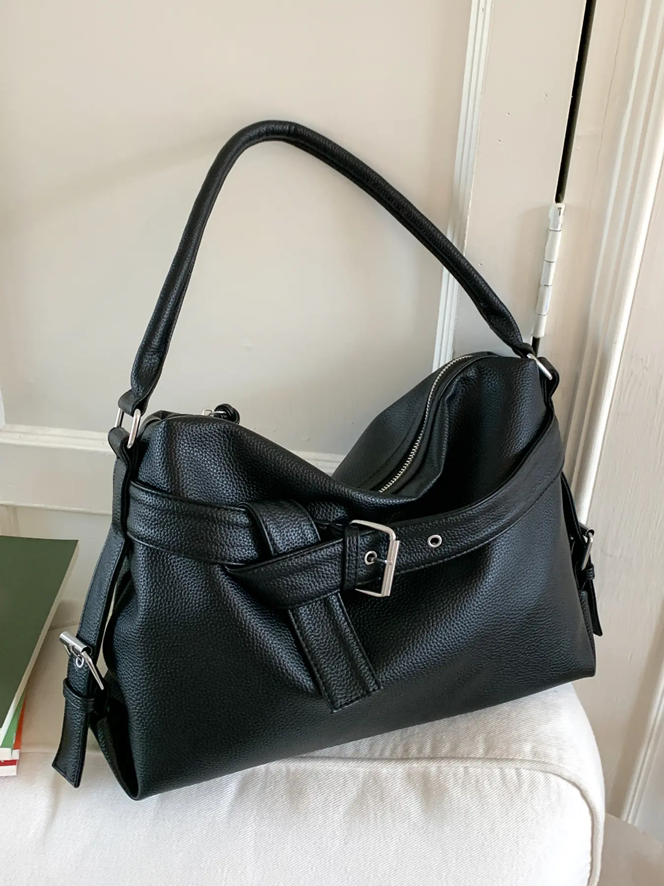 Personalized trendy handbag tote bag, casual and versatile shoulder crossbody bag, textured and fashionable shoulder bag, commuting shoulder crossbody bag, Pu Tote Satchel, suitable for daily matching, commuting and other scenarios, Casual Crossbody Bags