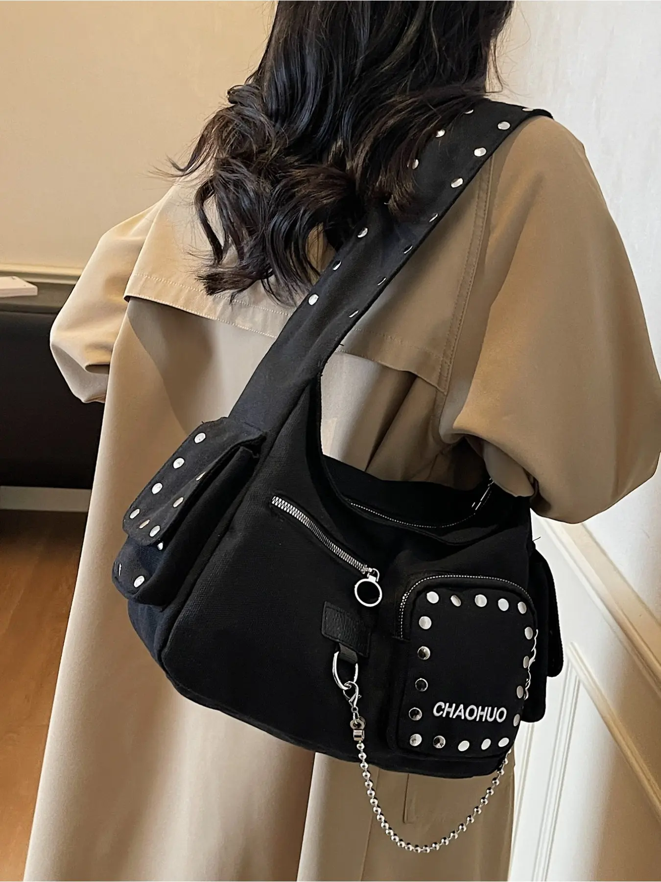Must-Have Black Studded Canvas Bag for Fashionistas Sweet-Edgy Style Multi-Pocket Underarm Bag Niche-Designed Versatile Commuter Shoulder Crossbody Bag Crossbody Chain Bag