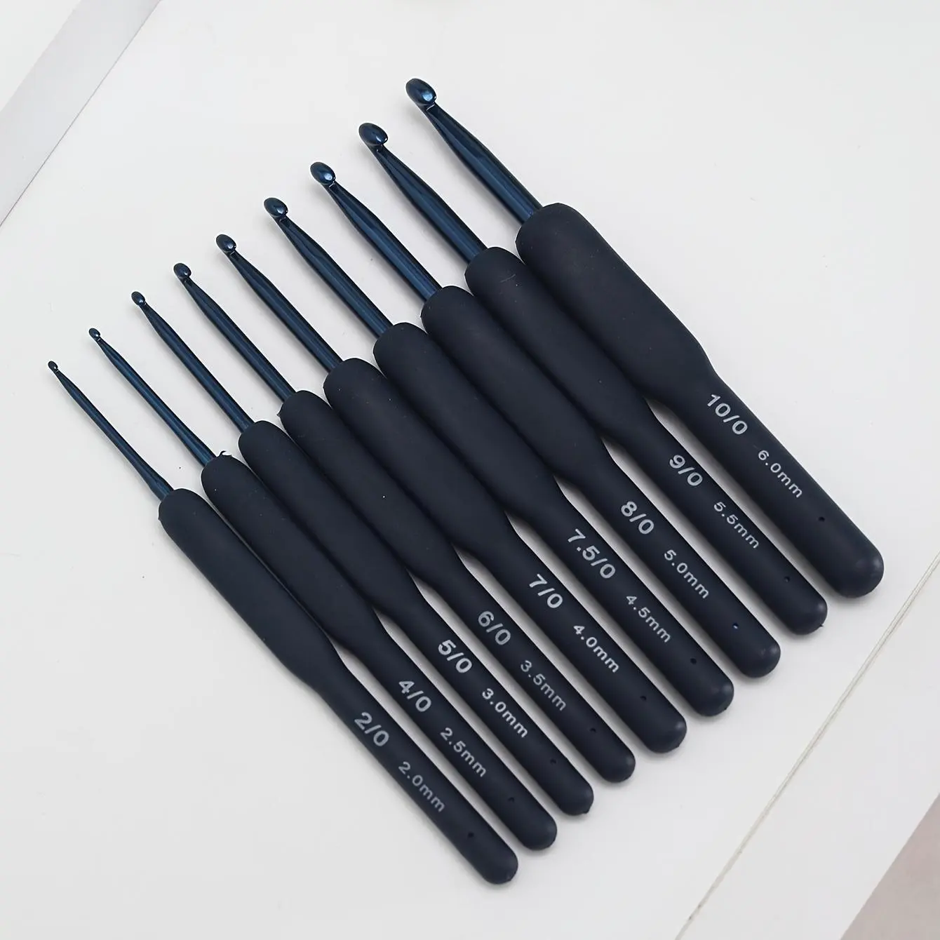 Crochet Hook Set, Soft Grip Crochet Hook for Hold & Control, Suitable for Beginners, Universal Complete Crochet Kit, Crochet Items