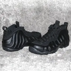 Spring And Summer New Arrivals Men's All-Black Foam Retro Basketball Sneakers, Glossy Wavy Upper, Cushioned Air Sole, Non-Slip Rubber Outsole, Streetwear  Chunky Shoes For Skateboarding, Gym, Daily Wear