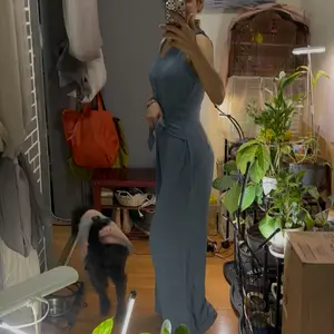 Women's Solid Knot Shoulder Tie Front Tank Jumpsuit, Casual Basic Sleeveless V Neck Jumpsuit for Summer, Summer Outfits, Ladies Clothes for Daily Wear