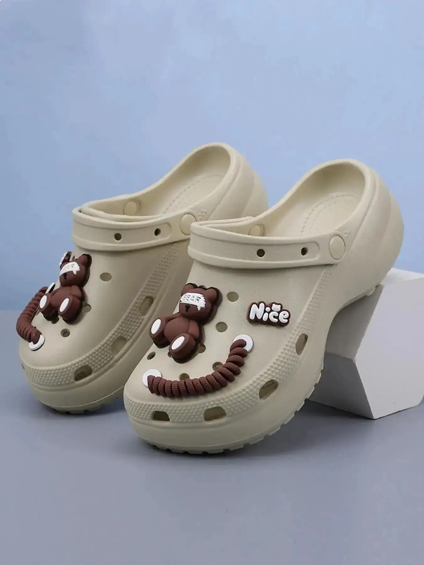 Women's Cute Non-slip Clogs, Casual Comfortable Home Slippers, Soft Comfy for Indoor and Outdoor Wear, Walking Shoes, Sole Lightweight Slipper, versatile modern silhouette chic wardrobe timeless