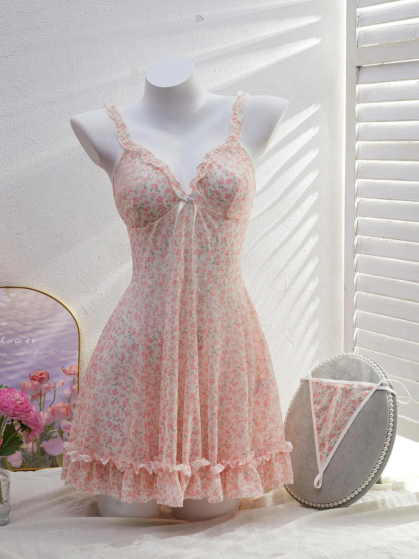 Women's Ditsy Floral Print Bow Decor Frill Trim Mesh V Neck Cami Nightdress & Thong Sexy Sleepwear Set, Elegant Sleeveless Nightgown, Adjustable Strap Tie Back Backless Ruffle Hem Nightgown & Panty, Women's Sleepwear for All Seasons
