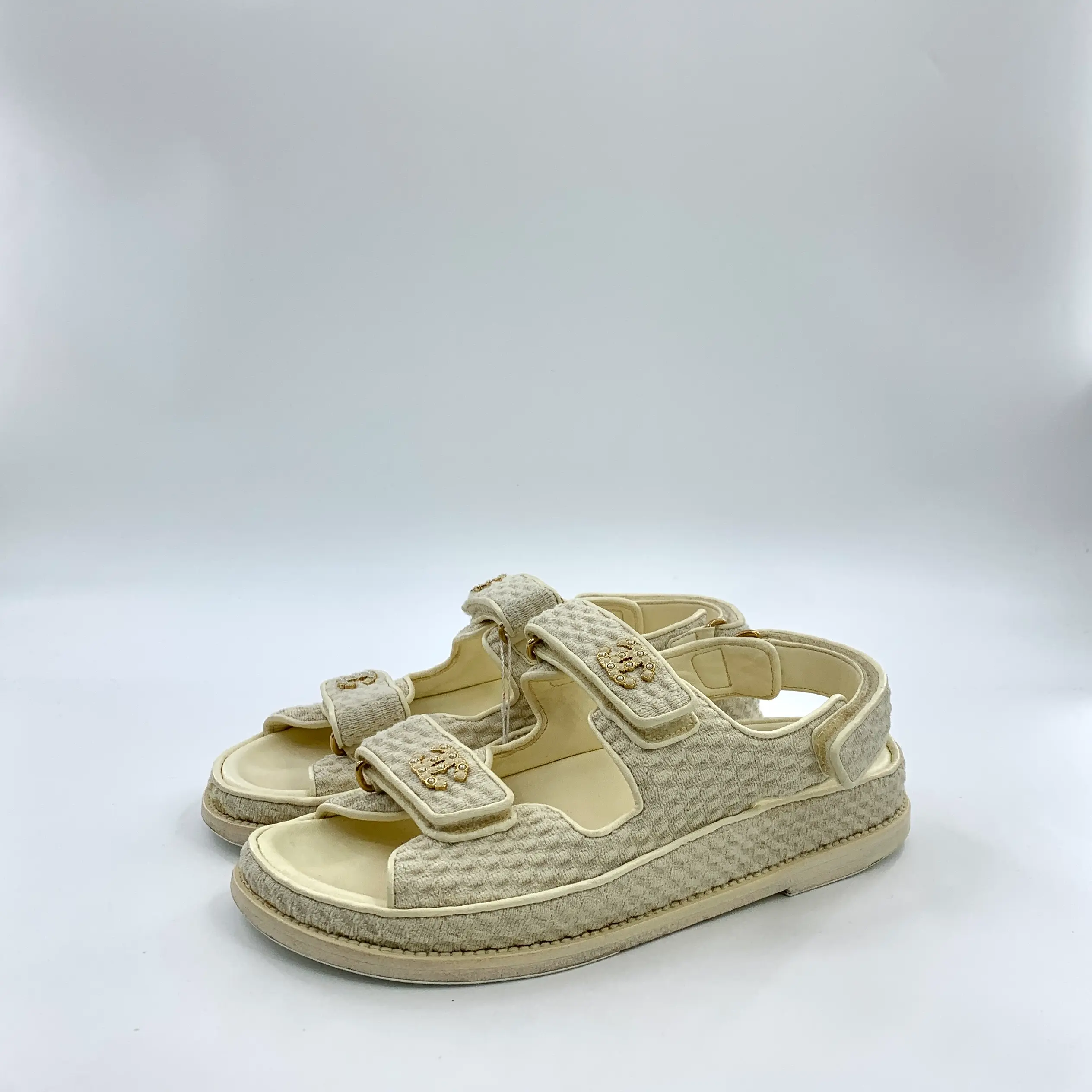 RDLT-Chanel Beige CC Pearl Strap Flat Sandals Size 37.5-H35914