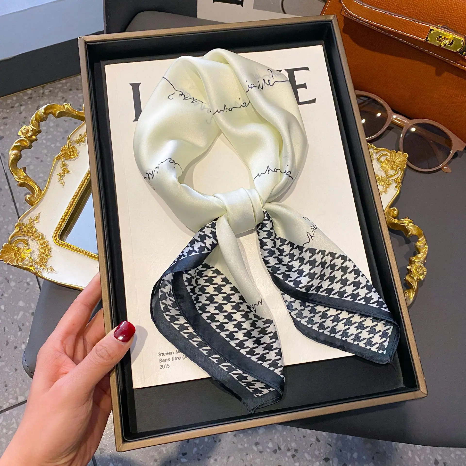 Note Thousand Bird Grid