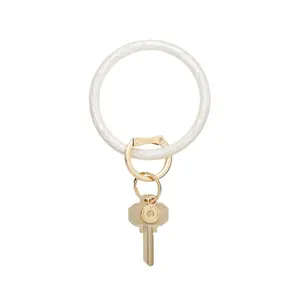 OVENTURE Marshmello Resin Big O® Key Ring - Creamy White Durable Resin with Gold Locking Clasp & Key Charm for Hands-Free Convenience