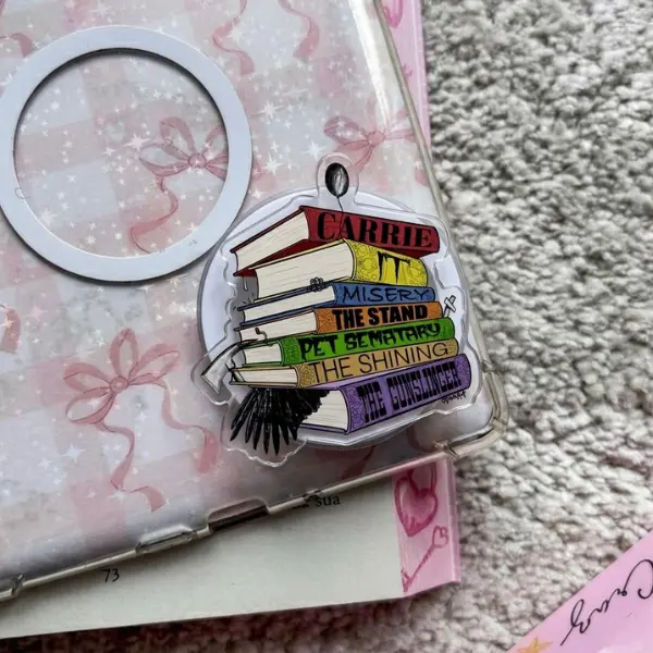 Stephen King Books MagSafe Phone Grip Stephen King Books MagSafe Phone Grip, Iconic Horror Novel Griptok, Spooky BookTok Phone Stand, Horror Fan Gift, Writer Accessory