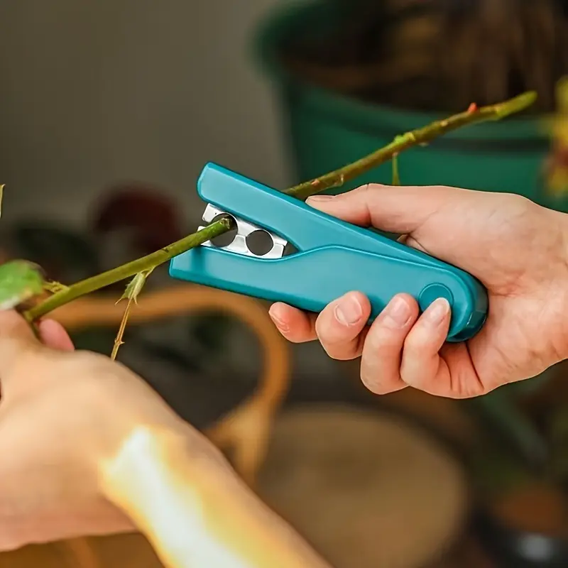 Stainless Steel Rose Thistle Remover Tool, Pruning, Modern Style, Perfect for Floral Arrangements and Gardening, Spring Flower Bouquet Making, Garden Pruners