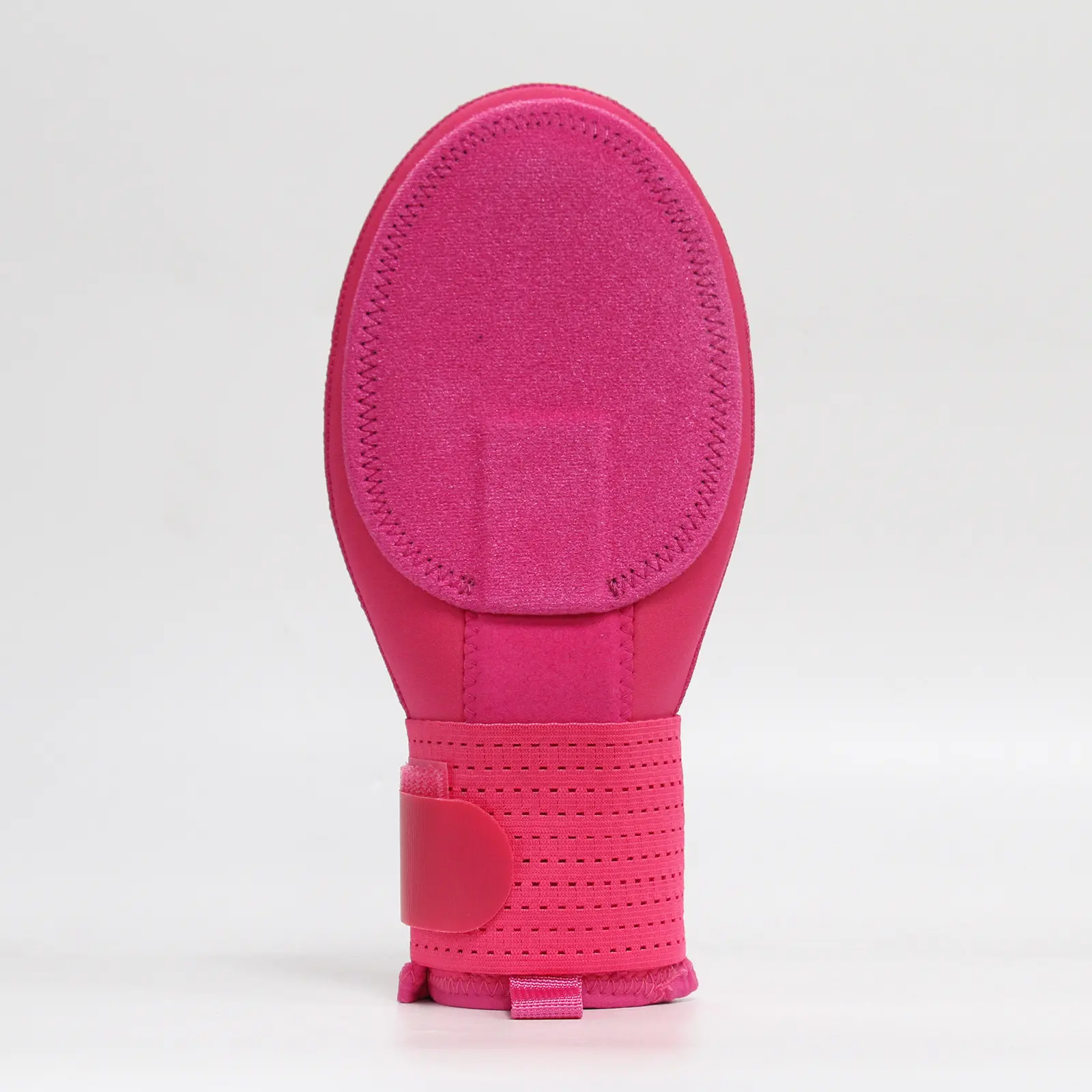 Rose red without missing fingers