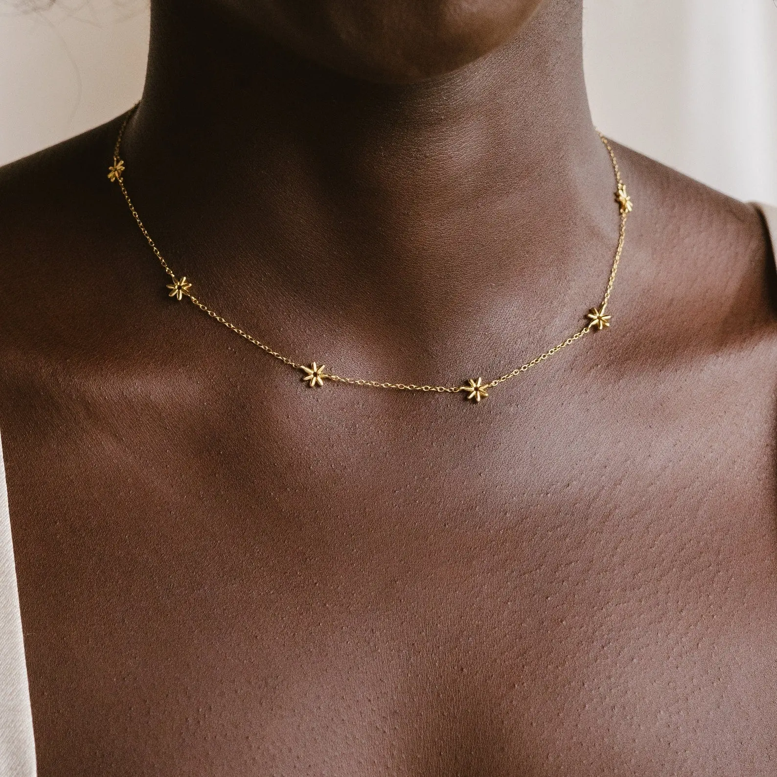 Flower Child Necklace by Caitlyn Minimalist - Dainty Floral Charm Choker Necklace in 18K Gold & Sterling Silver - Cute Layering Necklace for Women - Boho Jewelry - Sister Gift