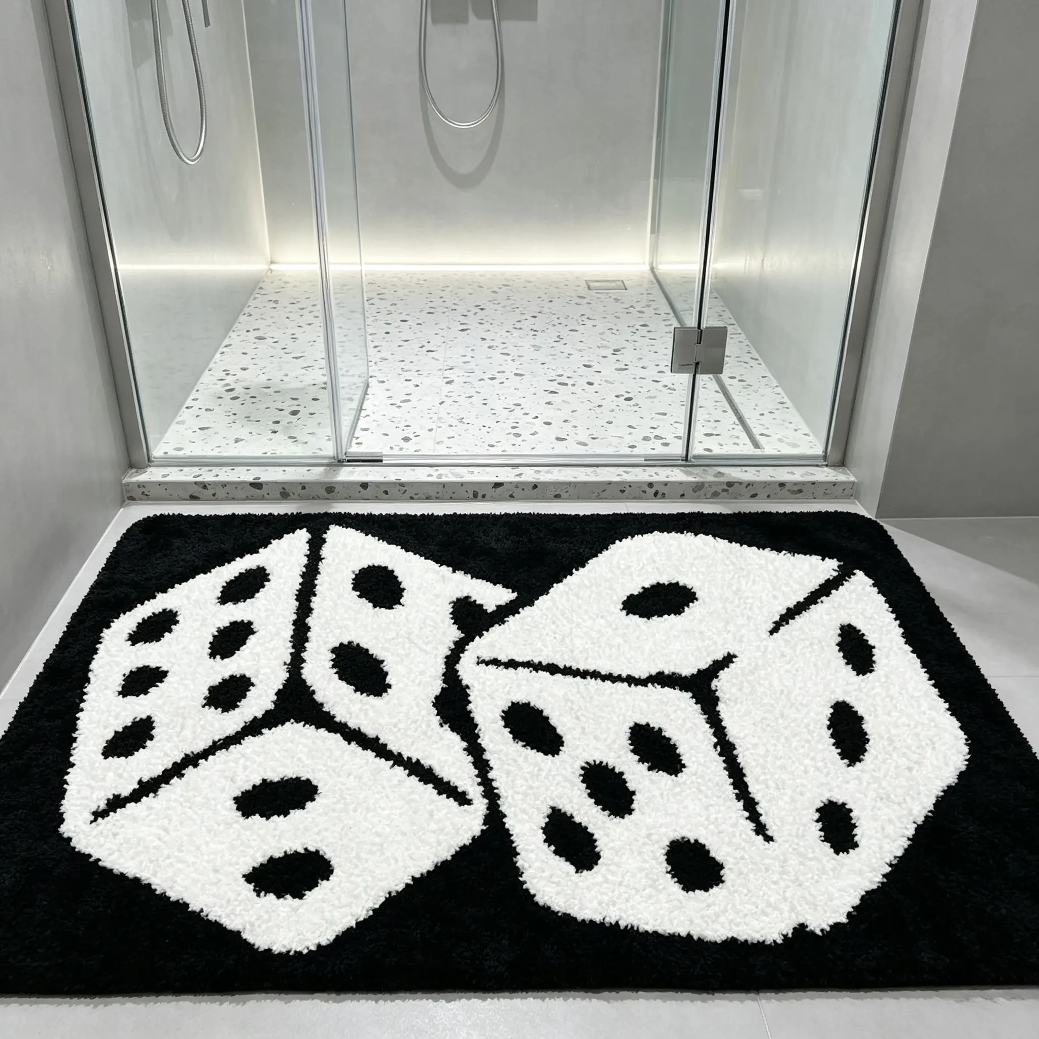 Retro Double Dice Print Bath Mat - Soft Absorbent Non-Slip Fluffy Plush Floor Covering, Decorative Home Gift for Bathroom Shower Entryway, Available in 16"×24", 20"×32", 24"×35" Sizes