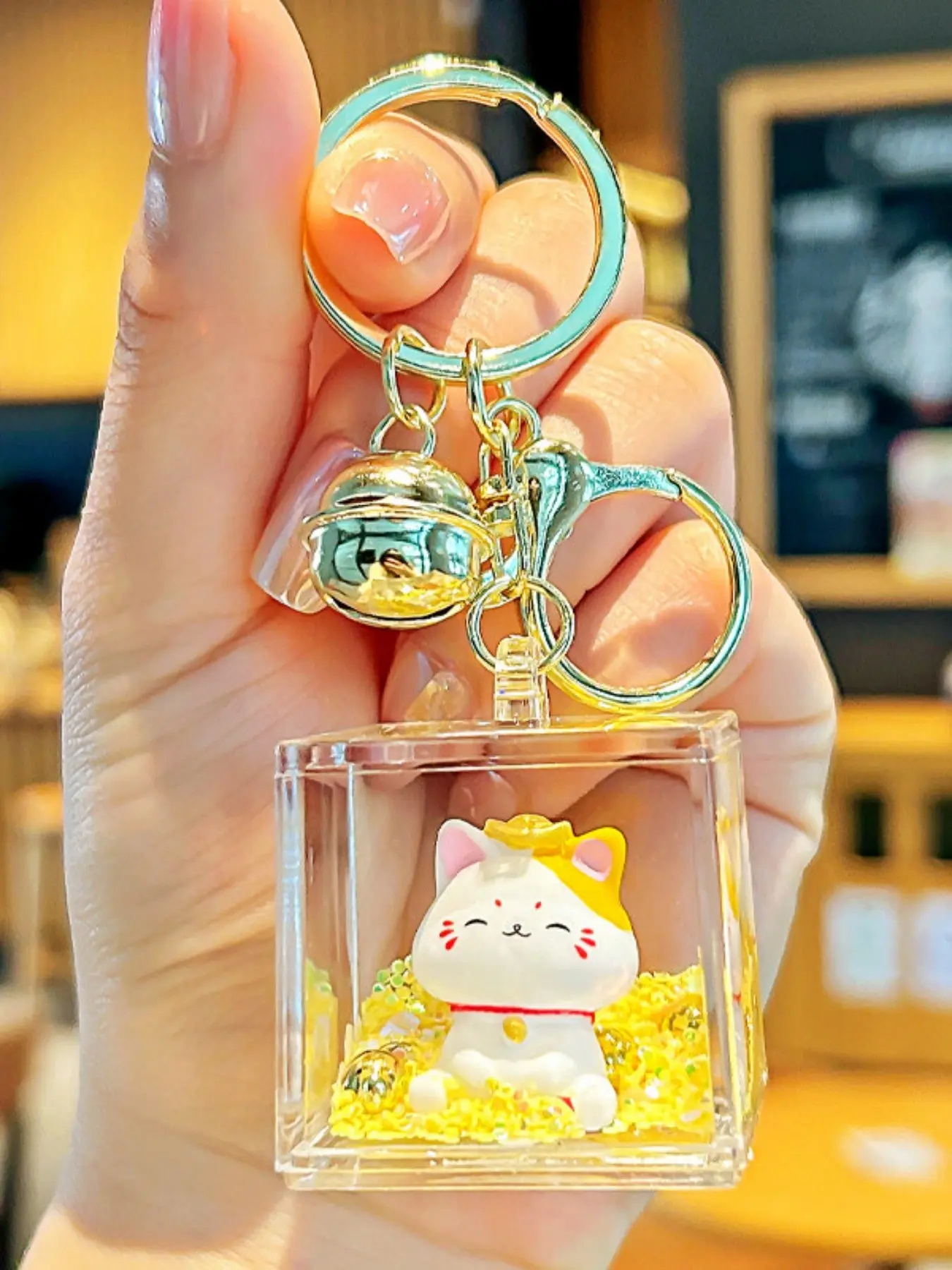Cute Lucky Cat Liquid Float Keychain, Transparent Acrylic Block with Bell, Durable Anti-Loss Key Holder, Perfect Gift for Women, Girls, Teens, Anti Lost Keyring