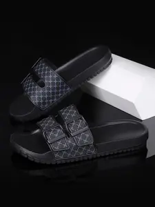 Men's Fashionable Checkerboard Pattern Slides, Casual Comfortable Breathable Slippers, Soft Sole Beach Sandals for Indoor & Outdoor Wear, Breathable Non Slip, Flat Slipper