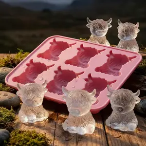 Mini Highland Cow Ice Cube Mold, 3D Cute Silicone Ice Tray, Ice Cube Trays, Reusable Bull Shape Ice Molds for Drinks, Parties, Bars, Birthdays, Gifts