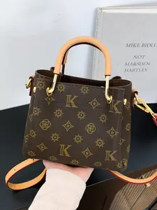 Cross border trend, high-end women's bag 2026 new style bag, fashionable, light luxury, large capacity handheld single shoulder women's crossbody bag, Fashionable handbag