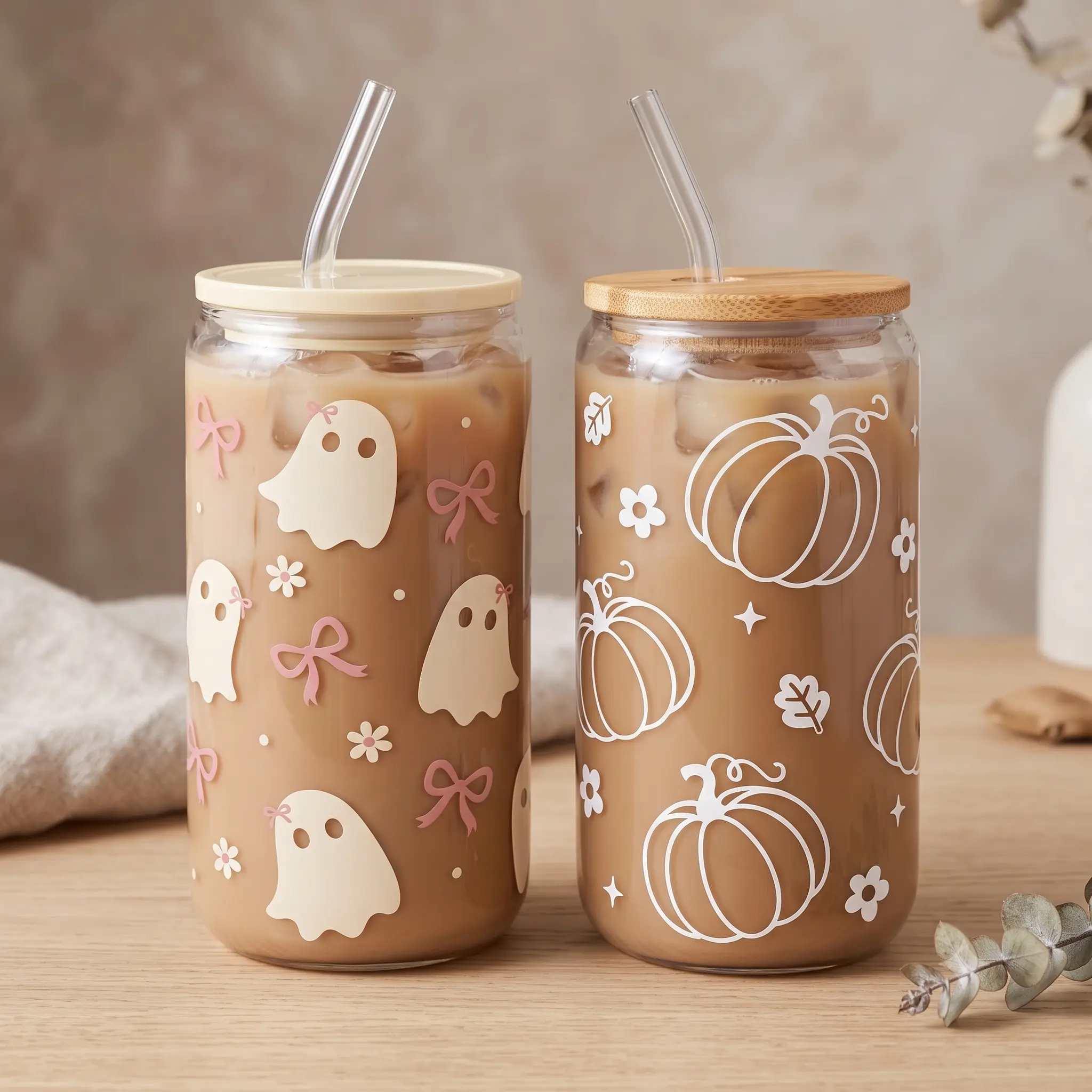 SANDJEST 16oz Halloween Iced Coffee Glass Cup with Bamboo/ Acrylic Lid & Glass Straw & Cleaning Brush, Can-Shaped Aesthetic Mug, Ideal for Matcha, Soda, Tea and Daily Drinks, Gift for Mom Women Birthday Home Office Use Christmas Cozy Fall